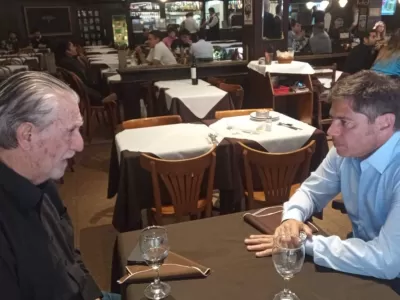 Ocasional y sugestivo encuentro entre Kicillof y Storani en un bar platense