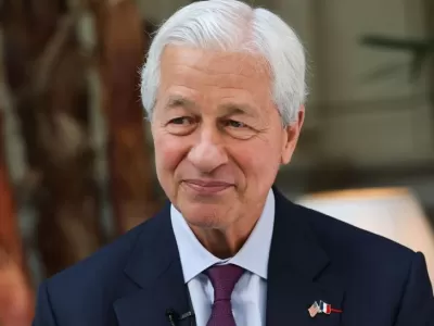 El CEO de JPMorgan advirti&oacute; que la inteligencia artificial puede generar despidos masivos y conflictos sociales