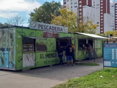 Puesteros de Mar del Plata desaf&iacute;an al Municipio tras la orden de desalojo en la Ferroautomotora