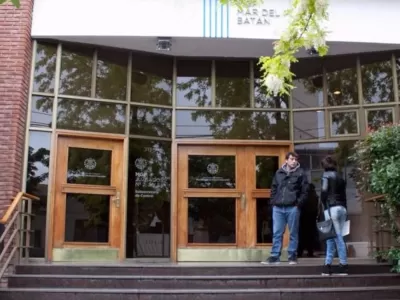 Crecen las cr&iacute;ticas en Mar del Plata por el trato en una oficina municipal de Garay e Independencia