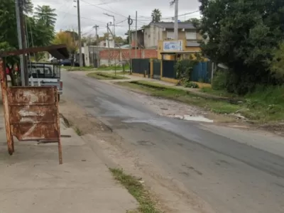 Julio Alak deja que Villa Elvira se inunde en pozos y la l&iacute;nea 202 ya no pasa por 122 y 600