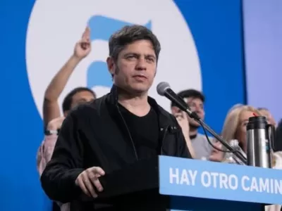 Kicillof se aferra a las PASO para contener la interna peronista mientras se empantana la reelecci&oacute;n de intendentes