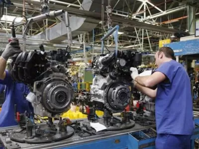 El Gobierno niega la recesi&oacute;n pero la industria sigue 10 por ciento abajo de los niveles de 2022 y 2023