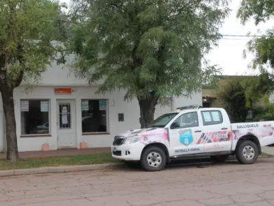 Tras la difusi&oacute;n de mensajes sobre presuntos arreglos de horas extras, apartaron a dos jefes policiales en Salliquel&oacute;