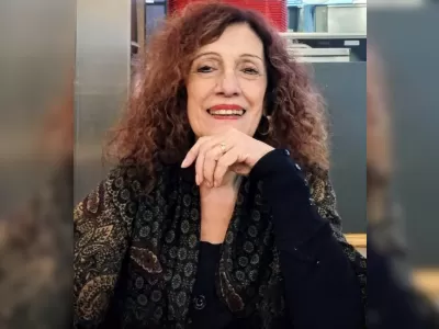 Nora Blanco repas&oacute; su recorrido literario y present&oacute; los relatos de suspenso que integran UMBRALES