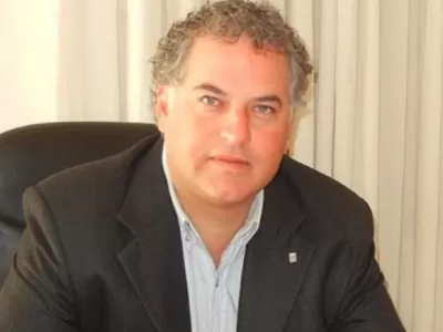 Chaco: apodos, versiones y cuestionamientos por el viaje al exterior del exministro de Econom&iacute;a Hugo Dom&iacute;nguez