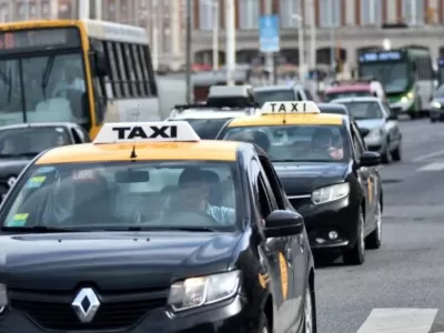 Mar del Plata suma tensi&oacute;n con 440 taxis al borde de quedar fuera de servicio por la falta de respuestas pol&iacute;ticas