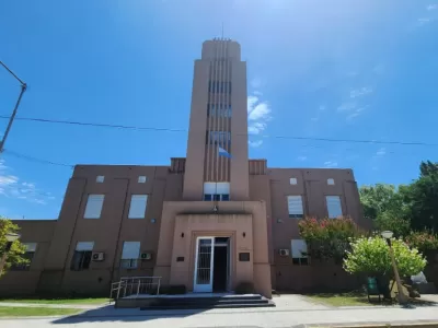 El pliego impulsado en Mar Chiquita para delegar el cobro de tasas desata cuestionamientos por control de ingresos y transparencia institucional