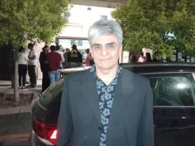 Un allanamiento por estupefacientes sacude a Bragado y alcanza al concejal libertario Germ&aacute;n D&iacute;az