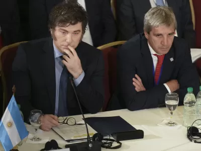 Advierten que el Gobierno prepara una devaluación del 15 por ciento en enero y alertan que la economía seguirá estancada