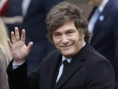 Milei qued&oacute; cercado por denuncias que llegaron al Senado y a Naciones Unidas por Malvinas, colectoras y el Presupuesto