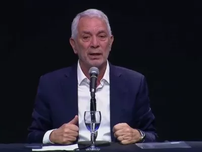 Alak aprieta al contribuyente y La Plata igual cerr&oacute; con 45 mil millones de pesos de d&eacute;ficit
