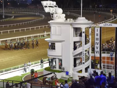 Julio Alak convirti&oacute; el Hip&oacute;dromo platense en una agencia de favores con olor a establo pol&iacute;tico