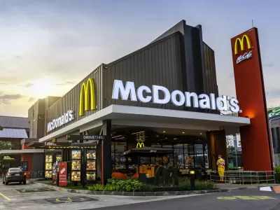 McDonald&rsquo;s quiere hacer un negocio millonario con algo que ya miran sus clientes todos los d&iacute;as