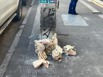 Otra ca&iacute;da de mamposter&iacute;a expone los controles de Alak en La Plata