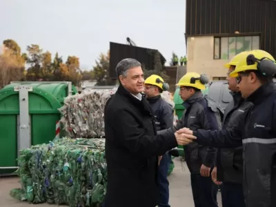 Jorge Macri reparti&oacute; fortunas entre recolectoras mientras CABA se hunde entre bolsas y mugre