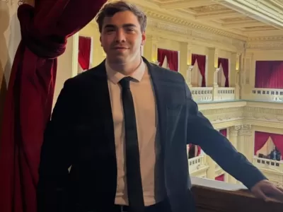 Esc&aacute;ndalo en La Plata: denuncian a referente libertario por maltrato, extorsi&oacute;n y aprietes dentro de la UNLP