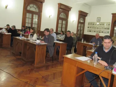 Un ex titular de la Cooperativa llev&oacute; al Concejo de 9 de Julio su queja por aparecer en una foto