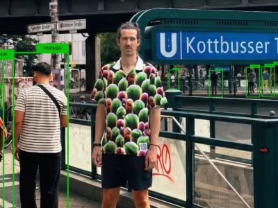 Crearon una camisa &ldquo;anti-IA&rdquo; que busca confundir a las c&aacute;maras y evitar que detecten a quien la usa