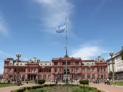 Acusan al Gobierno de impulsar reformas que conformar&iacute;an un esquema integral de cesi&oacute;n de recursos estrat&eacute;gicos y control social