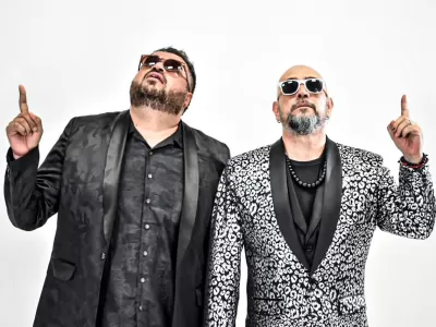 &ldquo;Estaba Cantado&rdquo;: Fer Ledesma y Andr&eacute;s L&oacute;pez celebran diez a&ntilde;os entre m&uacute;sica y humor