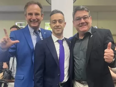 Esc&aacute;ndalo en Merlo: libertarios levantaron la mano y facilitaron que Karina Men&eacute;ndez controle el Concejo Deliberante