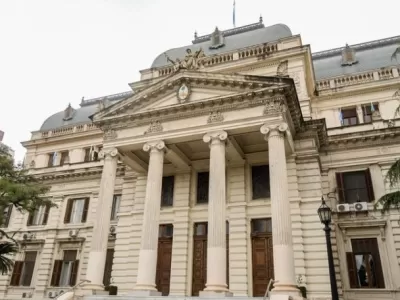 Kicillof reabre la discusi&oacute;n por las reelecciones indefinidas y negocia una amplia reforma pol&iacute;tica en Buenos Aires